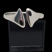 Load image into Gallery viewer, Hans Hansen. Scandinavian modernist bracelet in sterling silver