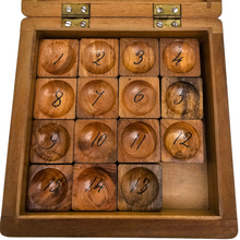 Load image into Gallery viewer, Jeu de taquin en bois de Spa au décor d'hirondelles, vers 1900