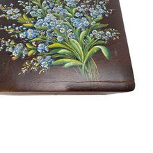 Load image into Gallery viewer, Prettyness. Old Spa box with bouquet of forget-me-nots