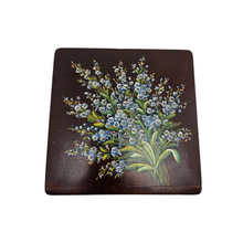 Load image into Gallery viewer, Prettyness. Old Spa box with bouquet of forget-me-nots
