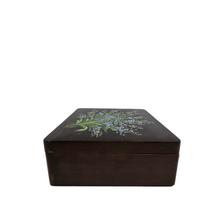 Load image into Gallery viewer, Prettyness. Old Spa box with bouquet of forget-me-nots