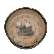 Charger l'image dans la galerie, Jeu de dés publicitaire "Qui paye une tournée de Hulstkamp", Vieux Schiedam, années 1900-1920