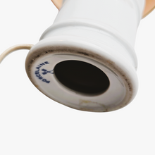 Load image into Gallery viewer, Lampe vintage en porcelaine à la rose, années 1950-1960