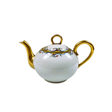 Charger l'image dans la galerie, Madesclaire Emile, Limoges, 1920-1934. Théière Art déco en porcelaine blanche or et fleurs