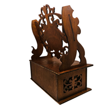 Charger l'image dans la galerie, Petit lutrin en bois découpé avec tiroir, fin XIXᵉ / début XXᵉ Le Charme des Violettes - Brocante en ligne