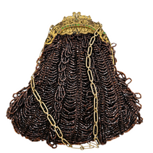 Load image into Gallery viewer, Minaudière perlée marron dans le goût de la Belle Époque, vers 1910-1930 Le Charme des Violettes - Brocante en ligne
