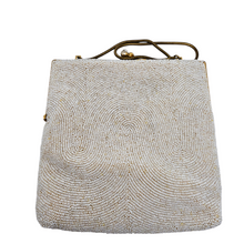 Load image into Gallery viewer, Minaudière perlée vintage, dans le goût de l’Art déco, vers 1950–1960 Le Charme des Violettes - Brocante en ligne