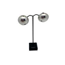 Afbeelding in Gallery-weergave laden, MTM. Modernistische ronde oorbellen in 925 zilver
