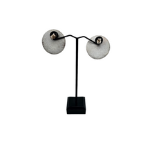 Afbeelding in Gallery-weergave laden, MTM. Modernistische ronde oorbellen in 925 zilver