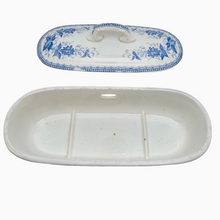 Load image into Gallery viewer, Maastricht, Ceramic Society. Earthenware comb box, circa 1900