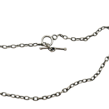 Afbeelding in Gallery-weergave laden, Collier médaillon en argent, pièce de 1 franc belge à l'effigie du Roi Albert Ier, année 1914 Le Charme des Violettes - Brocante en ligne