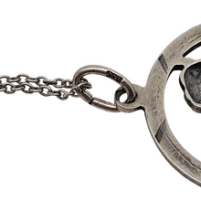 Afbeelding in Gallery-weergave laden, Médaillon Bélier en argent 835, signe du zodiaque, et sa chaîne assortie, années 1940-1960 Le Charme des Violettes - Brocante en ligne