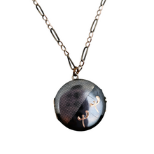 Afbeelding in Gallery-weergave laden, Art Deco fotohoudermedaillon in 800 niello zilver, jaren 20-30