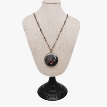 Afbeelding in Gallery-weergave laden, Art Deco fotohoudermedaillon in 800 niello zilver, jaren 20-30