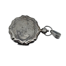 Charger l'image dans la galerie, Médaillon porte-photo Napoléon III en métal argenté ciselé de fleurs et de rinceaux dans l'esprit Louis XV, XIXe