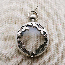 Afbeelding in Gallery-weergave laden, Zilveren Art Nouveau fotohoudermedaillon, jaren 1900