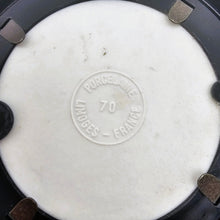 Load image into Gallery viewer, Limoges, Paire de médaillons aux oiseaux et aux fleurs en porcelaine, années 1960-1970