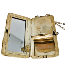 Afbeelding in Gallery-weergave laden, Minaudière Art déco en argent vermeil guilloché, années 1920