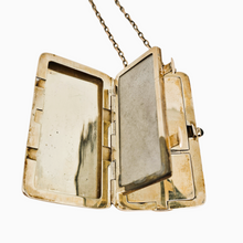 Afbeelding in Gallery-weergave laden, Minaudière Art déco en argent vermeil guilloché, années 1920