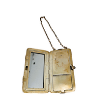 Afbeelding in Gallery-weergave laden, Minaudière Art déco en argent vermeil guilloché, années 1920