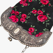 Load image into Gallery viewer, Minaudière romantique à monture ancienne en métal argenté, vers 1900
