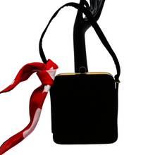 Afbeelding in Gallery-weergave laden, Petit sac de soirée vintage en velours noir, années 1950-1960