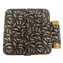 Charger l'image dans la galerie, Minaudière vintage “Cara” – Poudrier et rouge à lèvres intégrés, années 1950