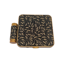 Charger l'image dans la galerie, Minaudière vintage “Cara” – Poudrier et rouge à lèvres intégrés, années 1950