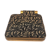 Charger l'image dans la galerie, Minaudière vintage “Cara” – Poudrier et rouge à lèvres intégrés, années 1950