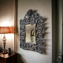 Charger l'image dans la galerie, Miroir biseauté d'époque Napoléon III en bronze patiné à décor ajouré dans le style de Bérain