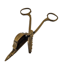 Charger l'image dans la galerie, Mouchette à bougie en laiton, fin XVIIIᵉ - début XIXᵉ siècle Le Charme des Violettes - Brocante en ligne