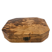 Afbeelding in Gallery-weergave laden, Nécessaire à manucure Art déco en galalithe, années 1930-1940