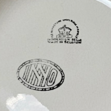 Charger l'image dans la galerie, Nimy. Paire de compotiers en faïence avec un liseré en damier bleu et blanc, début XXè