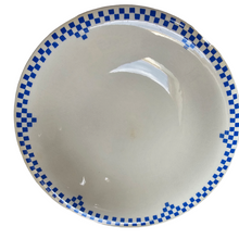 Charger l'image dans la galerie, Nimy. Paire de compotiers en faïence avec un liseré en damier bleu et blanc, début XXè
