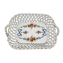 Load image into Gallery viewer, Petit panier ajouré en porcelaine au décor floral et rubans, fin XIXᵉ – début XXᵉ siècle Le Charme des Violettes - Brocante en ligne