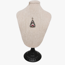 Afbeelding in Gallery-weergave laden, Art Deco hanger in 830 zilver bezet met een Rijnsteen en markasieten, 1920-1930