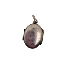 Charger l'image dans la galerie, Pendentif reliquaire à l'effigie de Notre-Dame de Lourdes, fin XIXe