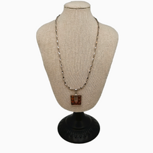 Afbeelding in Gallery-weergave laden, Vintage hanger in 925 zilver bezet met barnsteen en zijn zilveren ketting