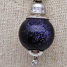 Afbeelding in Gallery-weergave laden, Collier New Age en argent 925, boule en goldstone bleue et cristaux, années 1990-2000