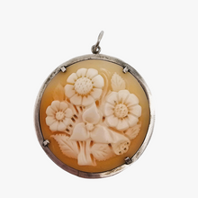 Afbeelding in Gallery-weergave laden, Pendentif Camée coquillage rond cerclé d'argent 925, années 1920-1930