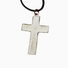 Load image into Gallery viewer, Pendentif en croix en cuivre émaillé à décor d’oiseau, vers 1960 Le Charme des Violettes - Brocante en ligne