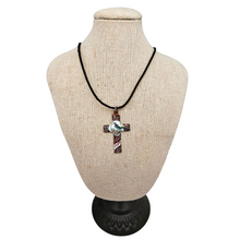 Load image into Gallery viewer, Pendentif en croix en cuivre émaillé à décor d’oiseau, vers 1960 Le Charme des Violettes - Brocante en ligne