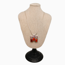 Afbeelding in Gallery-weergave laden, Zilveren designhanger bezet met jaspis en bijbehorende ketting