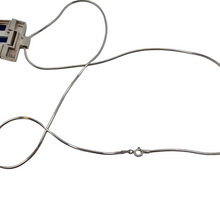 Afbeelding in Gallery-weergave laden, Zilveren designhanger bezet met lapis lazuli en bijbehorende ketting