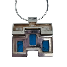 Afbeelding in Gallery-weergave laden, Zilveren designhanger bezet met turkoois en de bijpassende ketting