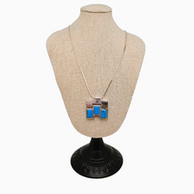 Afbeelding in Gallery-weergave laden, Zilveren designhanger bezet met turkoois en de bijpassende ketting