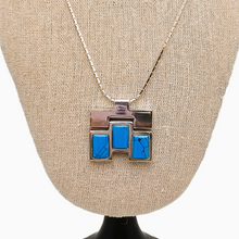 Afbeelding in Gallery-weergave laden, Zilveren designhanger bezet met turkoois en de bijpassende ketting