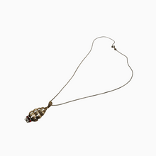 Afbeelding in Gallery-weergave laden, Pendentif en forme de voilier stylisé type galion en vermeil et chaîne en argent, années 1950-1960 Le Charme des Violettes - Brocante en ligne