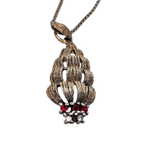 Afbeelding in Gallery-weergave laden, Pendentif en forme de voilier stylisé type galion en vermeil et chaîne en argent, années 1950-1960 Le Charme des Violettes - Brocante en ligne