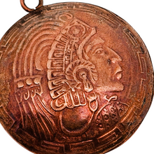 Load image into Gallery viewer, Pendentif aztèque en cuivre repoussé, Mexique, vers 1950-1970 Le Charme des Violettes - Brocante en ligne